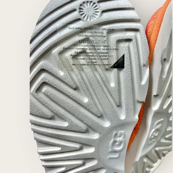 NEW! UGG Junior/Women’s slip on sandals. Neon Orange. Soft cushioned comfortable - Picture 8 of 12